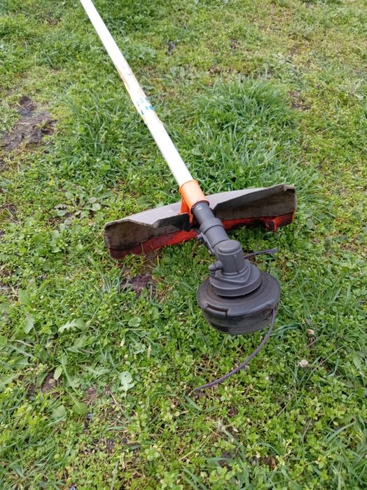 Христорез/тример за трева вики