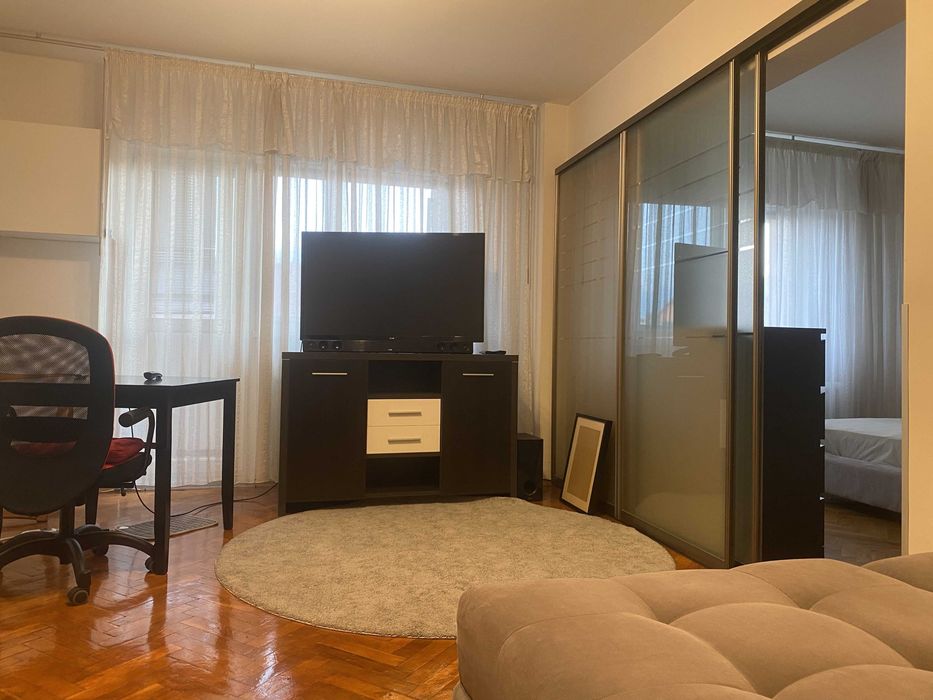 Proprietar, apart 3 camere 84 mp bloc 1983 str Viitorului (Lizeanu), et 2/10