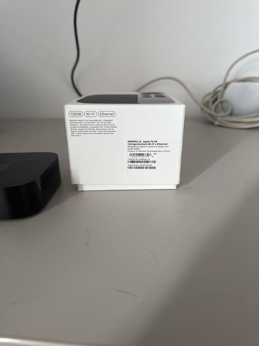 De vânzare Apple TV 4K 3rd Gen 128GB, foarte îngrijit, rapid, ideal pentru filme și streaming.
