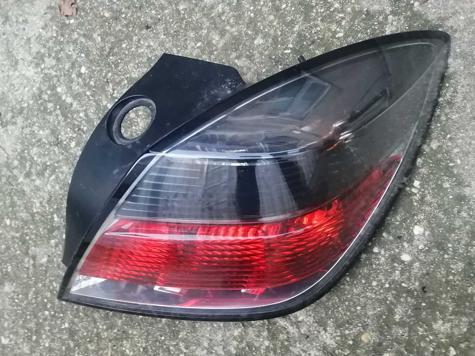stop Opel Astra H GTC dreapta 100 lei