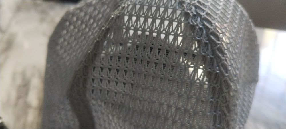 Бейзболна мрежеста шапка