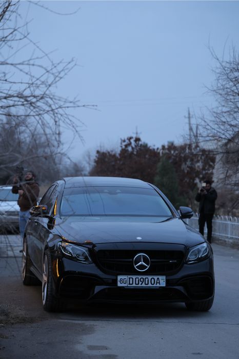 Mersedes benz E300 black