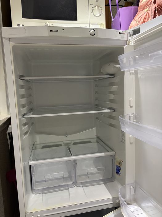 Продам холодильник Indesit