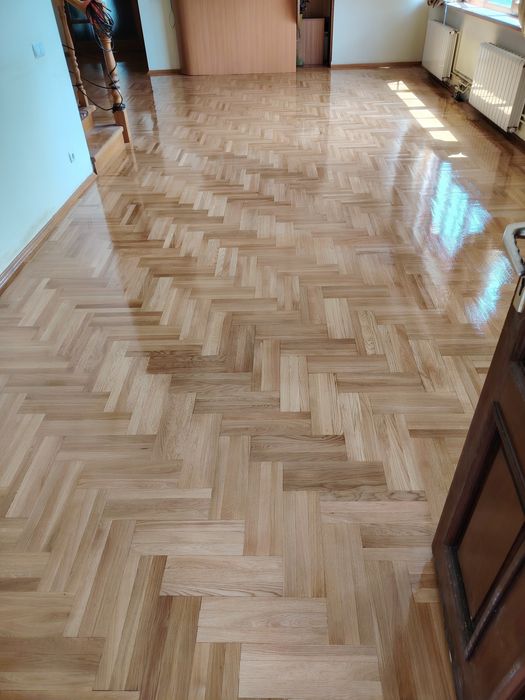 Parchetar cu experiență