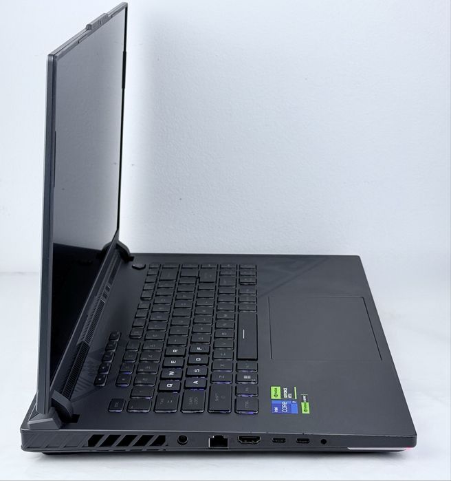 Лаптоп ASUS ROG Strix G16 i7-13650HX 16RAM 512GB SSD NVIDIA 4060