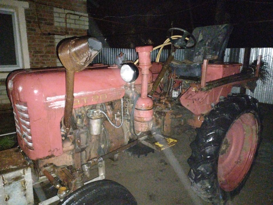 Продам трактор ДТ 20