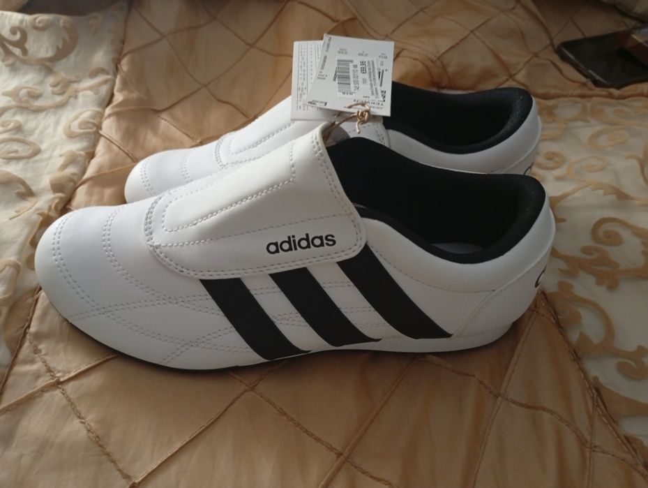 Кроссовки Adidas, 38 размер