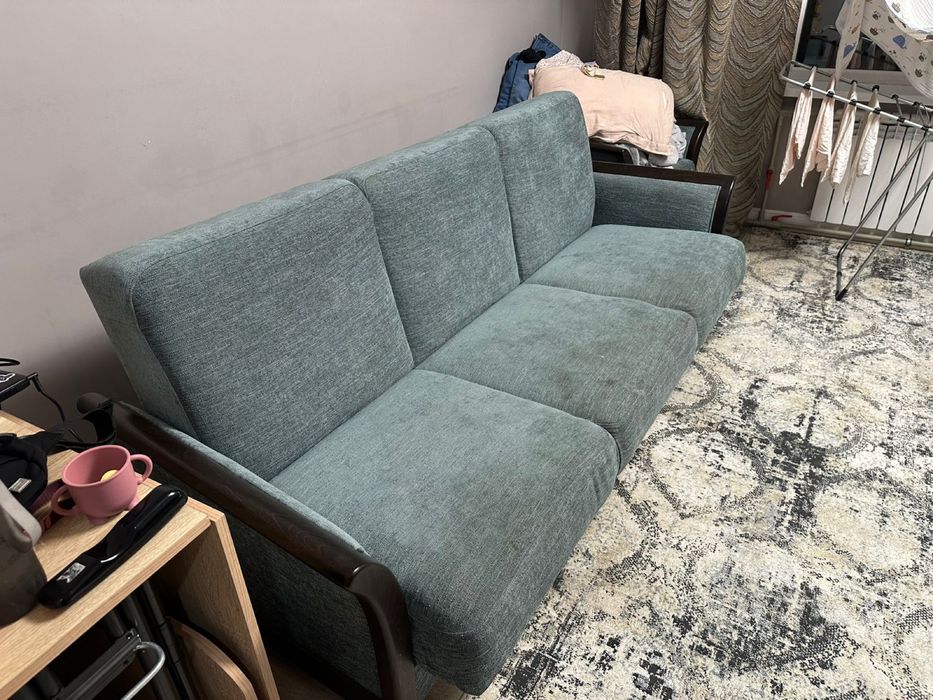 Диван и два кресла