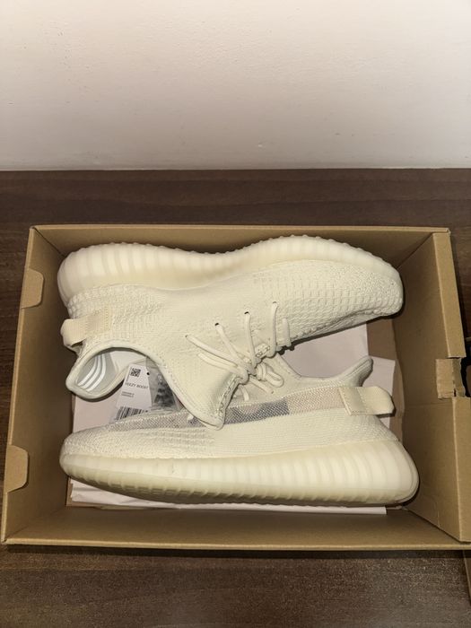 Adidasi Yeezy Boost 350