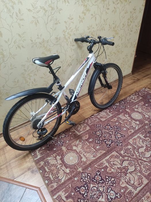 Подростковый велосипед Мерида.