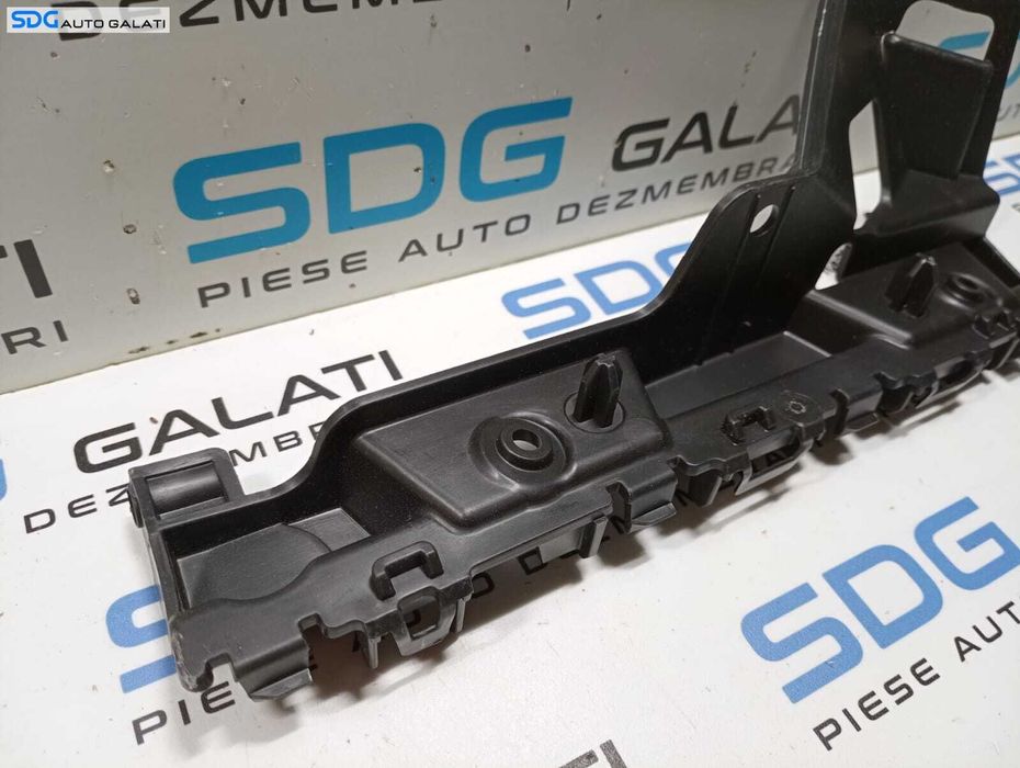 Suport Ghidaj Dreapta Spoiler Bara Fata Nou Renault Trafic 3 2014 - Prezent Cod 93460847 [M4006]