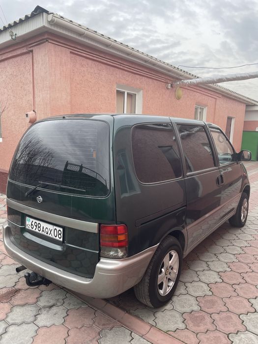 Продам Ниссан серену