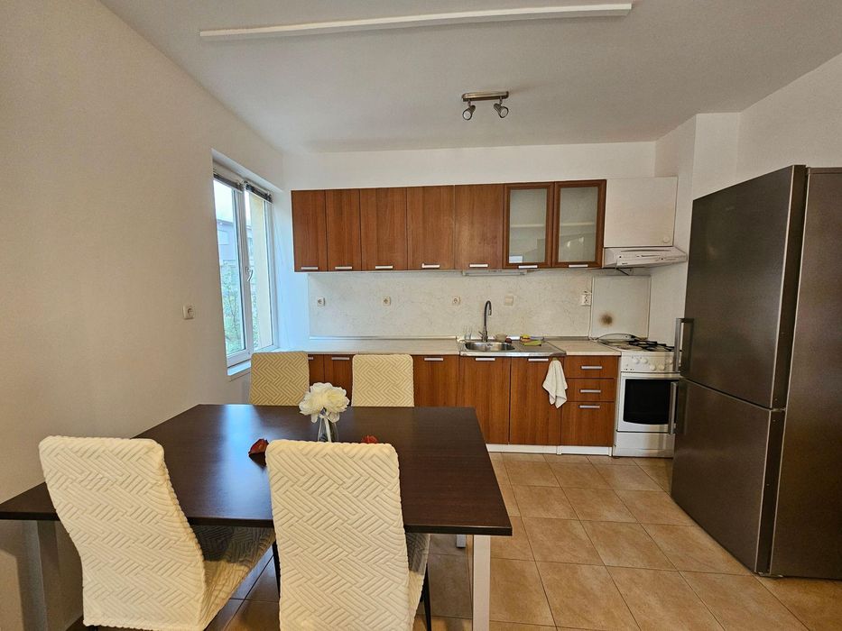 Дава се под наем Тристаен апартамент в Пловдив, Център - 100 кв.м за 612 € - Снимка #3