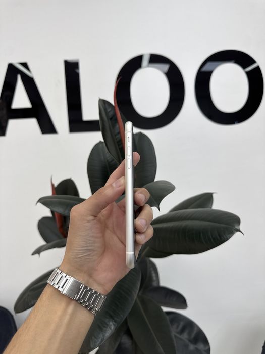 IPHONE 11 WHITE 64 76%