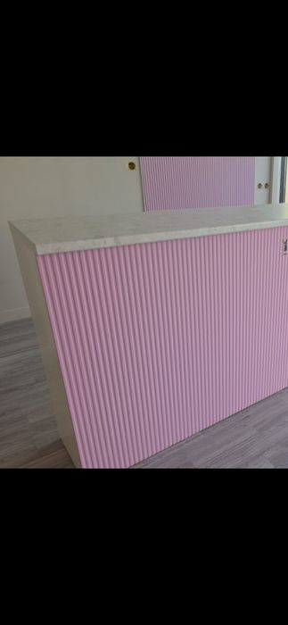 Продам барную стоику 4 м