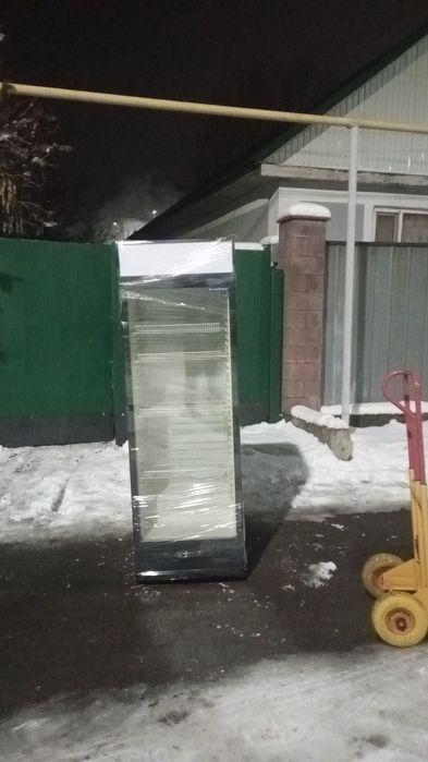 Холодильник витринный,для напитки