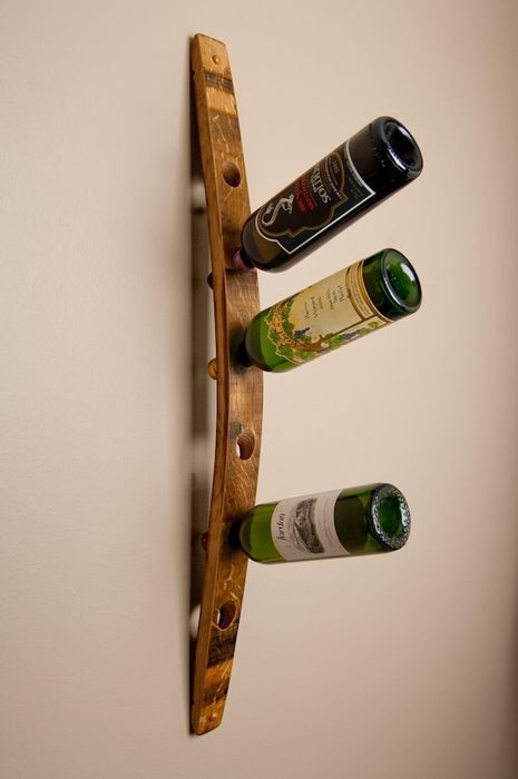 Дървена стойка за вино от дъги на бъчва