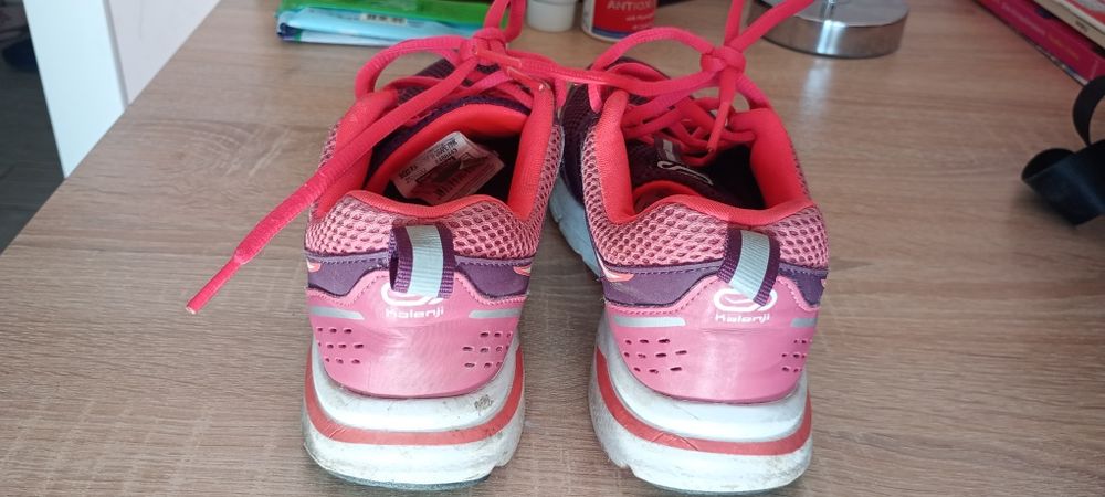 Маратонки на ,,Календжи,, на Декатлон номер 37