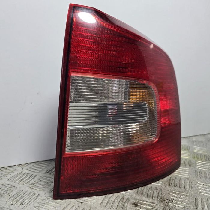 Stop aripa dreapta Skoda Octavia 2 facelift