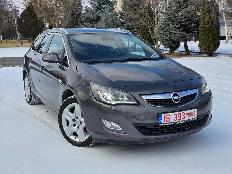 Opel Astra J 2011 2.0 CDTI 160 CP euro 5 / RATE fara avans