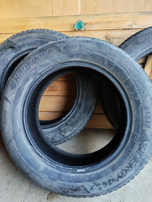 Продам резину 215/65/17