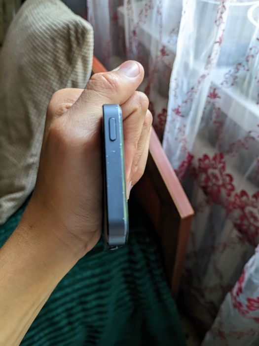 Продам IPhone 4-5