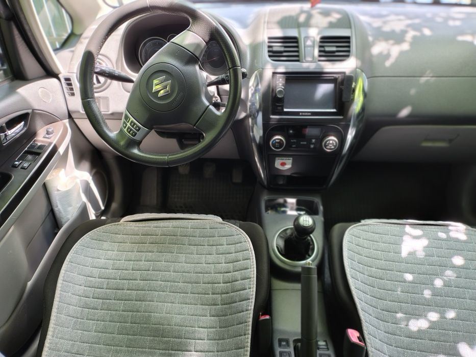 Vând Suzuki SX4 din anul 2012 - 4x4 .