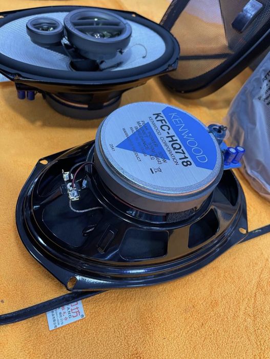 Kenwood 320W HQ 718 kalonka sotiladi yangi