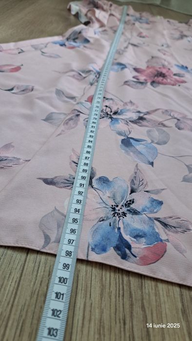 Rochie de zi roz inflorat