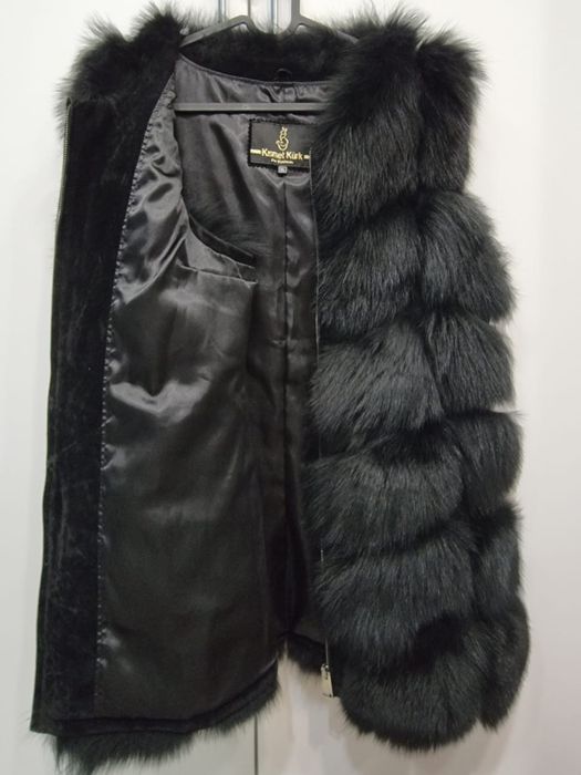 Меховая жилетка