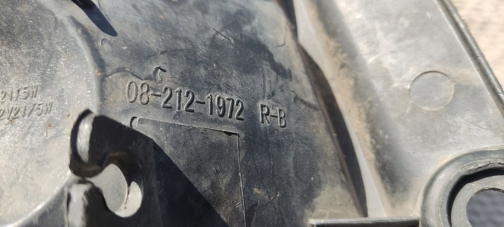 Продам задний фонарь в3 wvagen