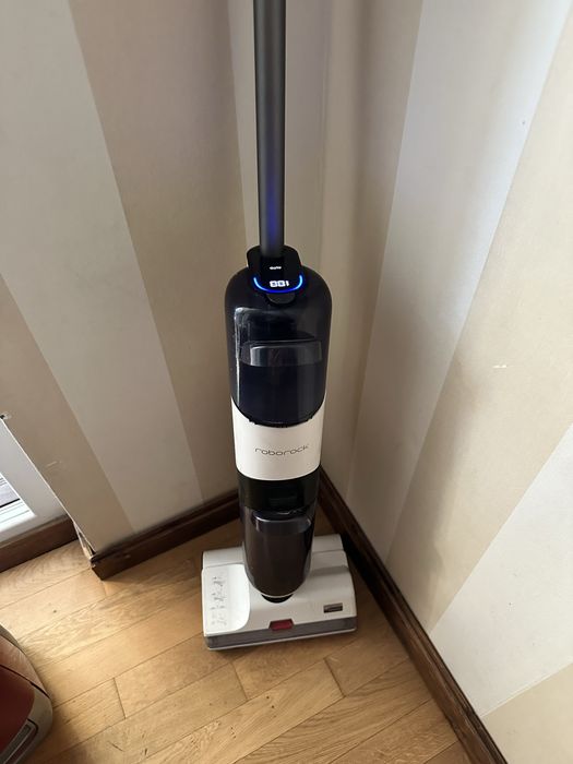 Doua aspiratoare Roborock Dyad  800ron /buc vertical umed SUNT NOI