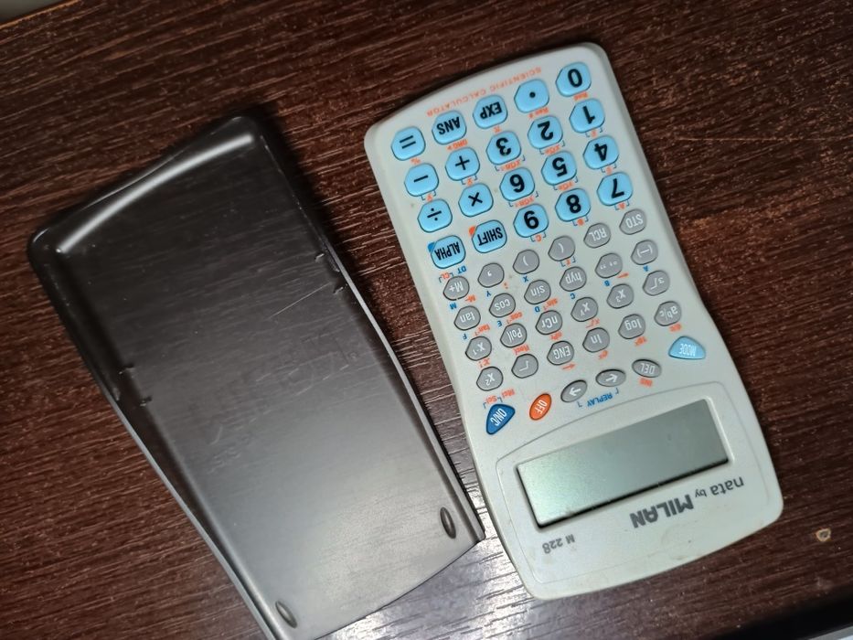 Vând calculator științific MILAN