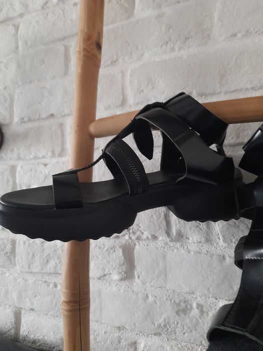 Дамски сандали от естествена кожа