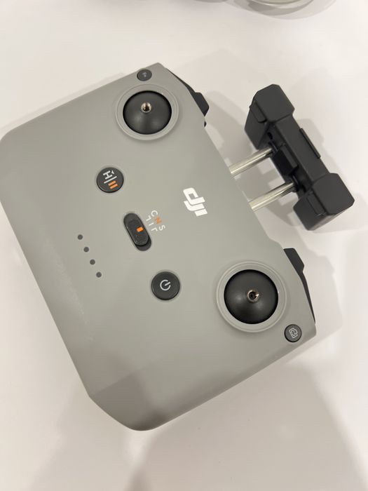 DRONĂ DJI NEO FLY MORE COMBO in stare foarte bună