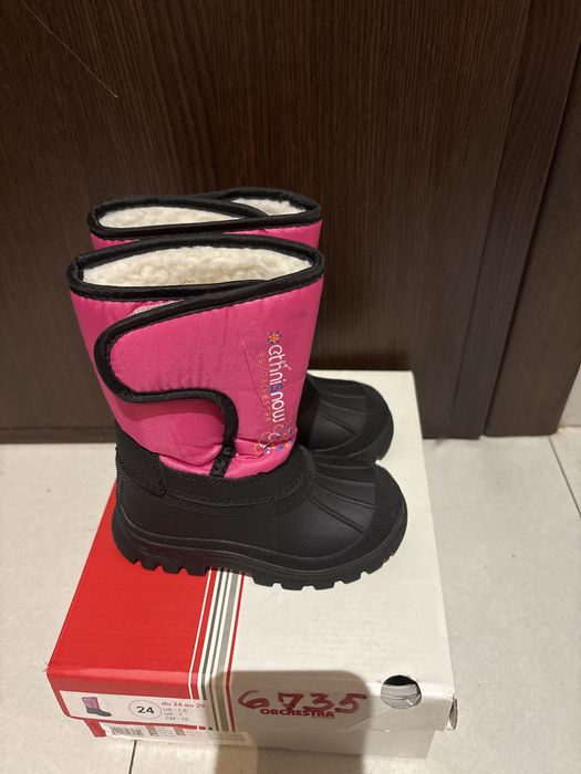 Нови ботушки, тип апрески 24 номер