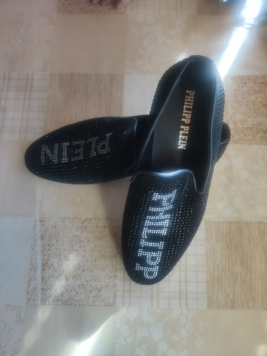 Обувки на Филип плеин