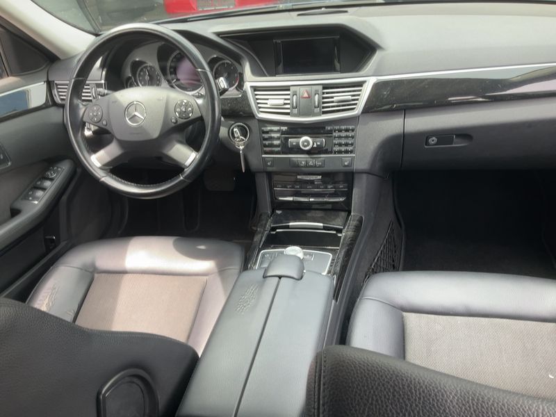 Mercedes-Benz E-Klasse E 220 CDI BlueEfficiency Avantgarde 2011