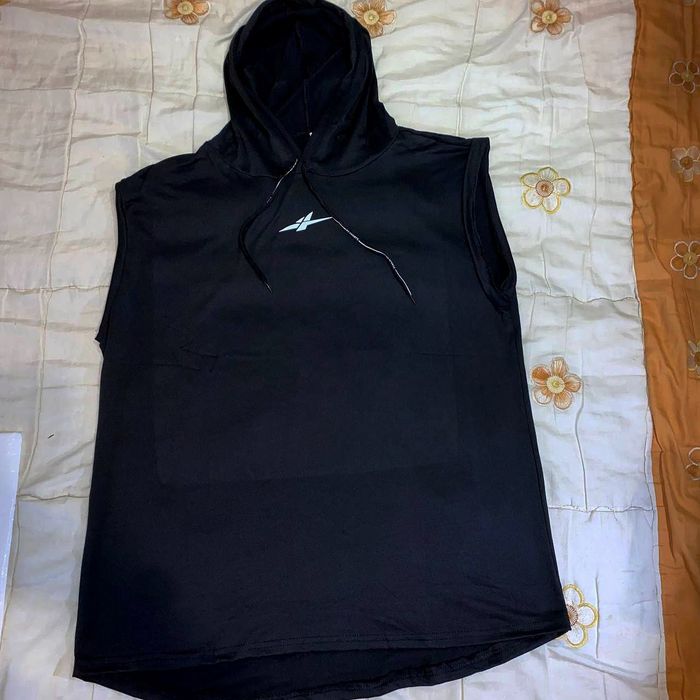 Спортивная майка с капюшоном