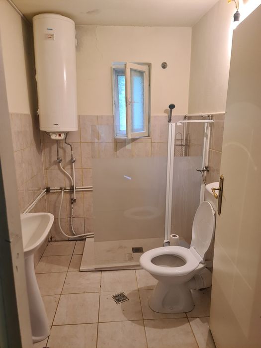 Vand casa cu gradina