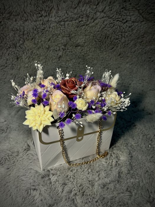 Aranjament din ceara Royal Grace