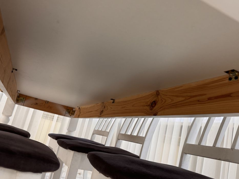 Стол со стульями