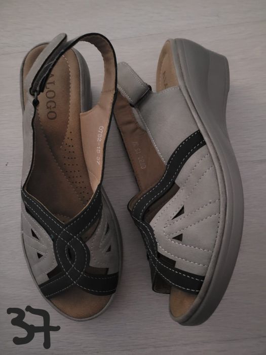 Vând pantofi dama 35lei bucata ,noi