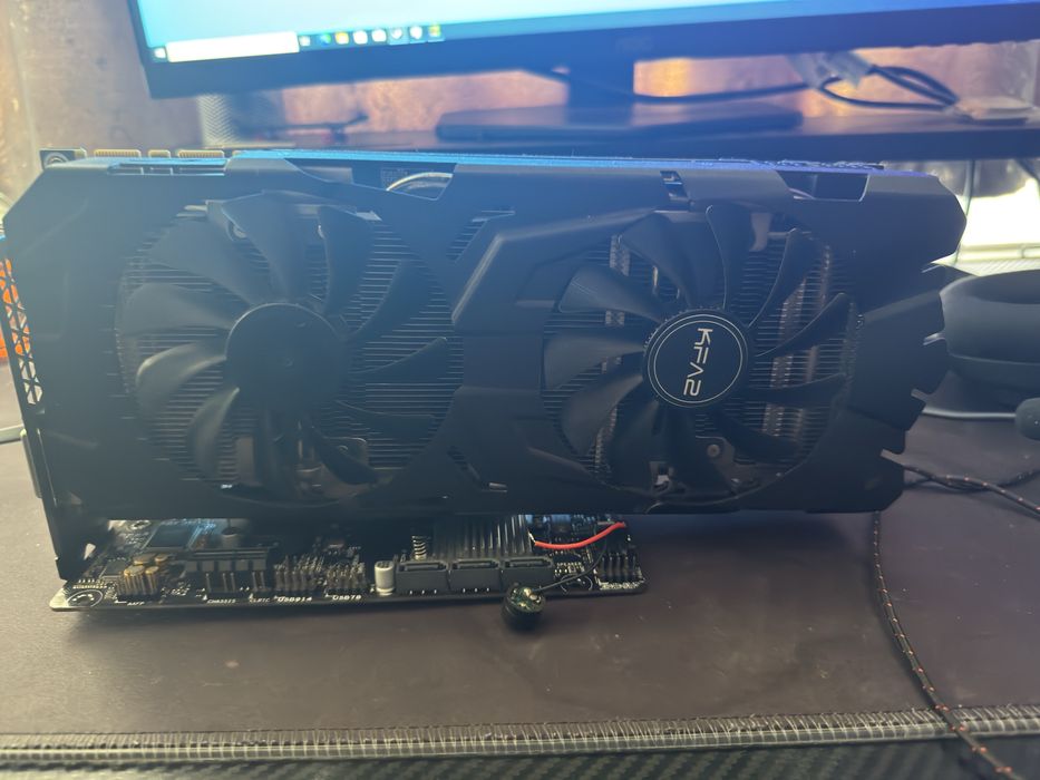 Vand placa vide gtx 1070 8gb xddr5 256bit