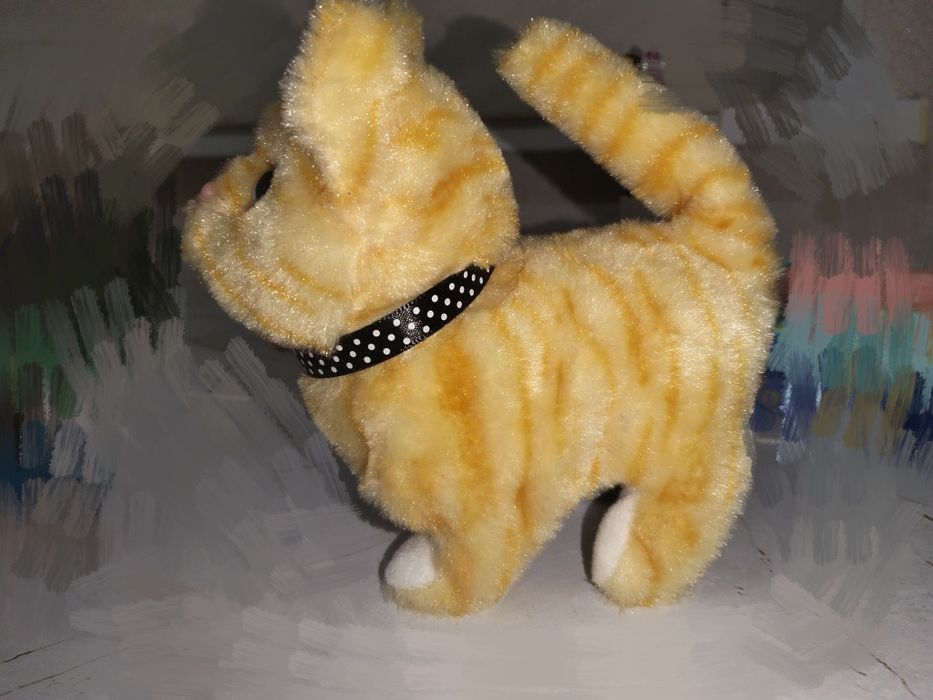 Новая игрушка котик с механикой движения