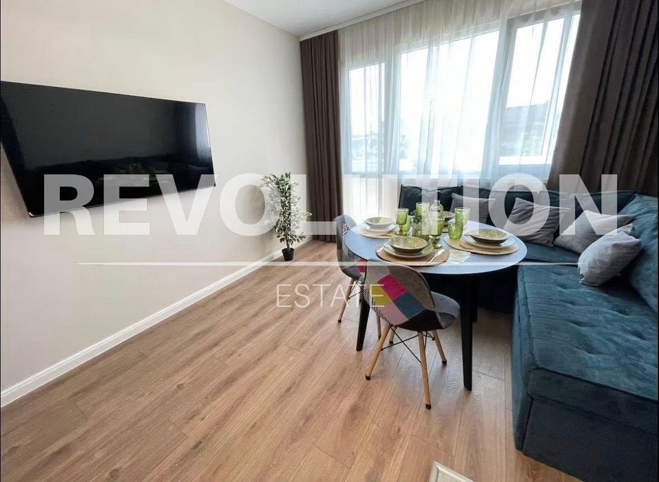 Дава се под наем Тристаен апартамент в Варна, Чайка - 80 кв.м за 797.64 € - Снимка #1