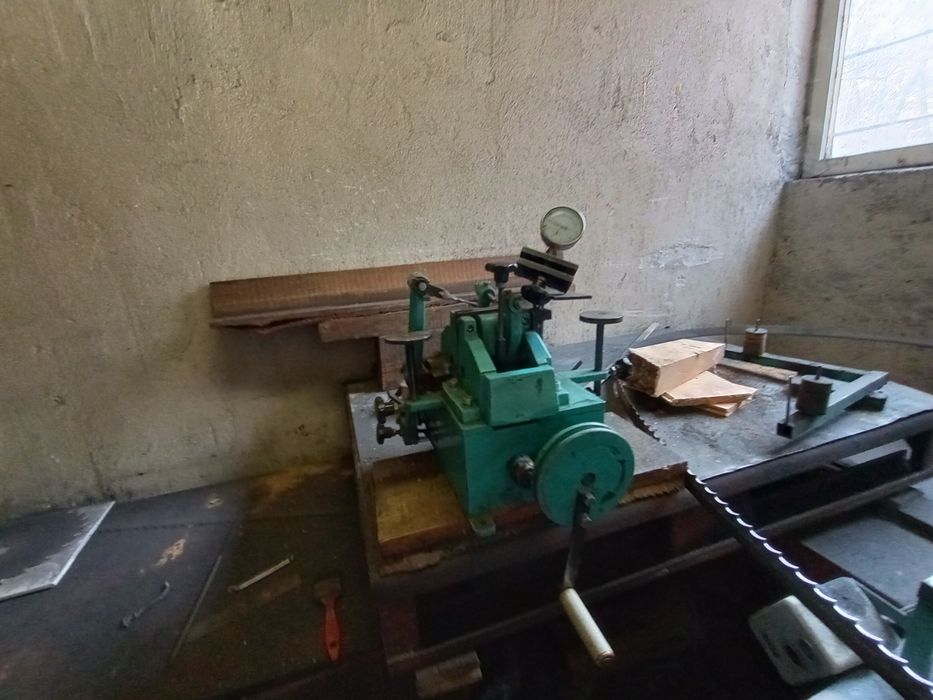 Машина за челни дъски,много -листов циркуляр,