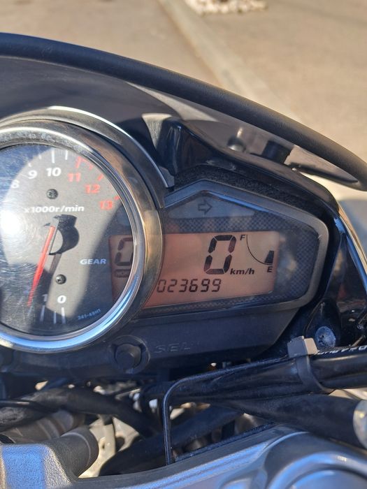 Suzuki GW250 Inazuma - A2