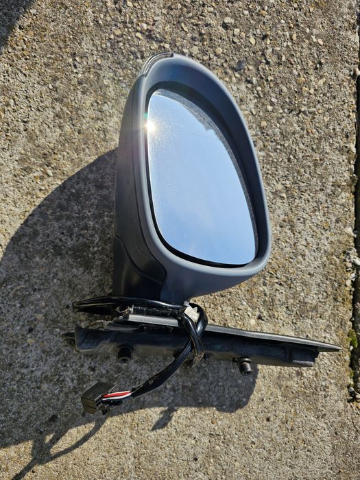 Vând oglinzi stanga dreapta rabatabile electric pentru  vw golf 5 plus