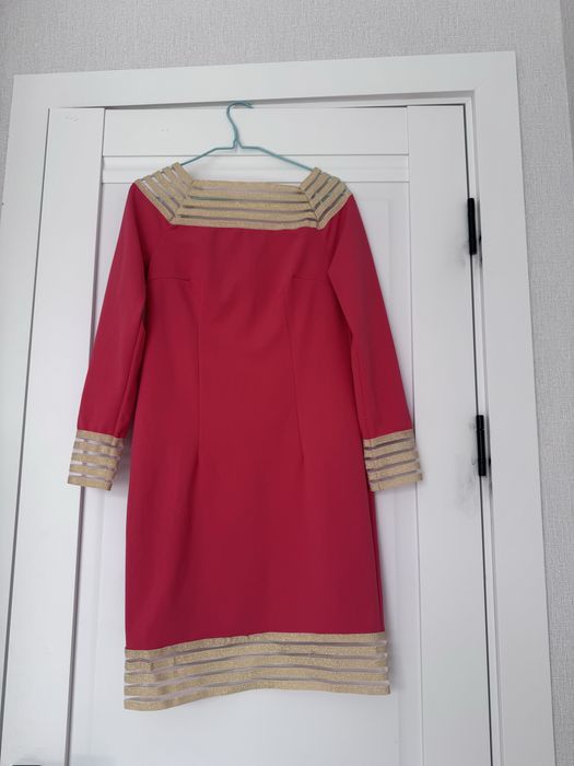 Продам недорого платья, комбинезон, двойка